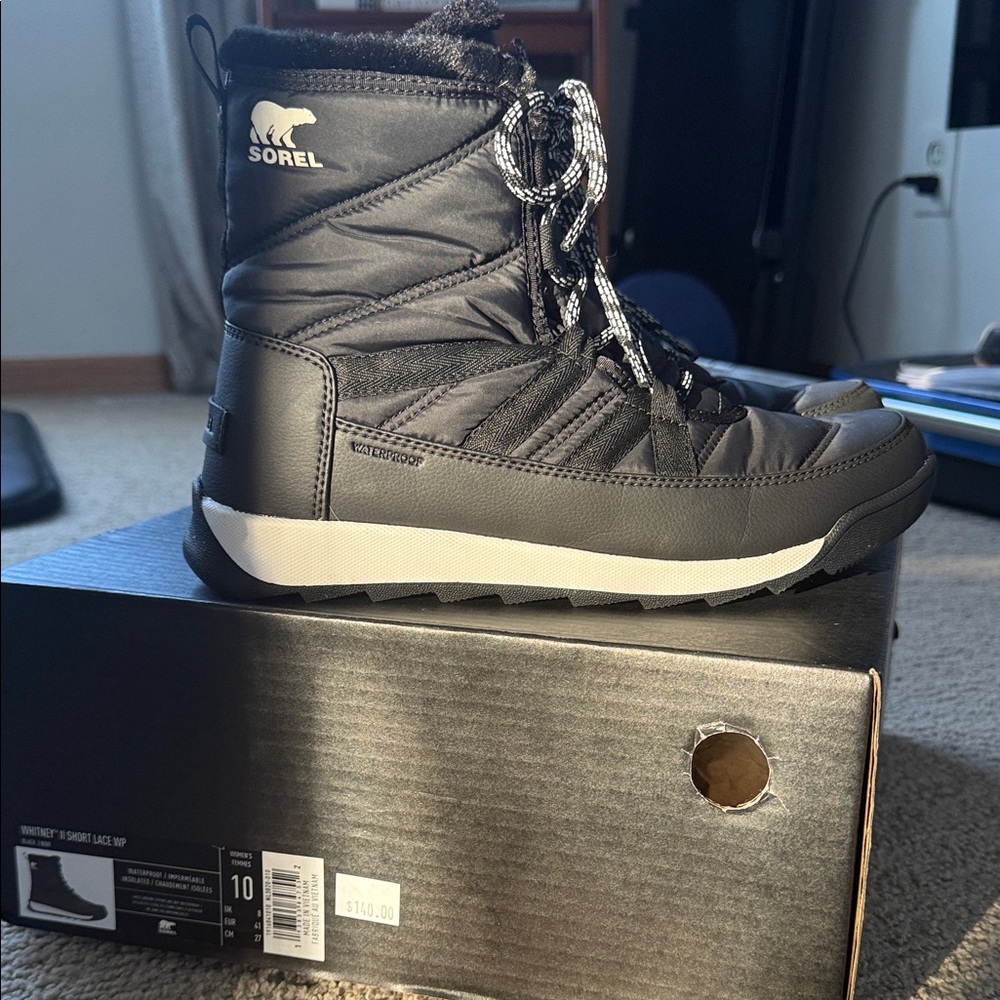 Sorel Black Quilted Lace-Up Boots